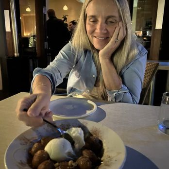 Petros Manhattan Beach - loukoumades - Greek Near Me - Manhattan Beach, California