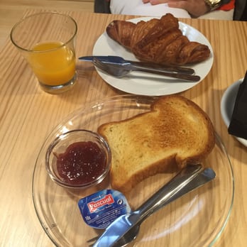 Ijentea Kafea - Brioche toast w butter and jam and a croissant - Tea Rooms Near Me - Donostia, SS Ijentea Kafea - Brioche toast w butter and jam and a croissant - Tea Rooms Near Me - Donostia, SS