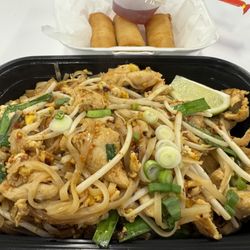 Chon Tong Thai Cafe - Chicken Pad Thai and Crispy Spring Rolls