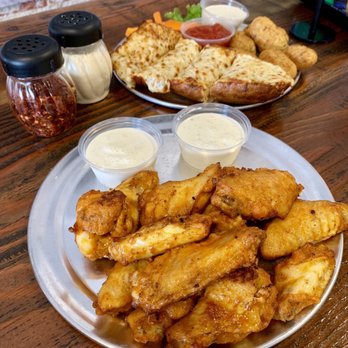 Stadium Pizza - Buffalo wings and breadsticks and Jalapeno Poppers - Pizza Near Me - Lake Elsinore, California Stadium Pizza - Buffalo wings and breadsticks and Jalapeno Poppers - Pizza Near Me - Lake Elsinore, California