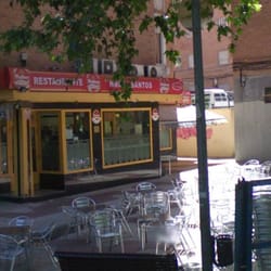 Hermanos Santos El Fermin - Fachada principal del restaurante y terraza.