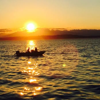 Alki Beach Park - Sunset - Parks Near Me - Seattle, Washington