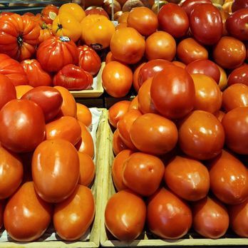 McEwan Gourmet Grocery Store - tomatoes and peppers - Grocery Near Me - North York, Ontario McEwan Gourmet Grocery Store - tomatoes and peppers - Grocery Near Me - North York, Ontario