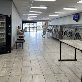 Spin City Laundry - Laundromat Near Me - Homosassa, Florida Spin City Laundry - Laundromat Near Me - Homosassa, Florida