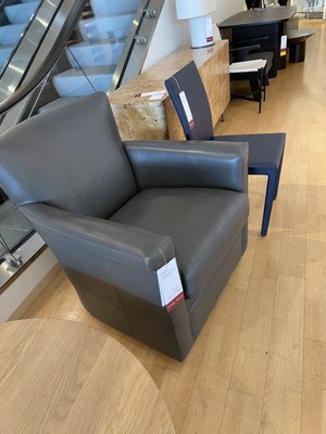 Crate & Barrel by null