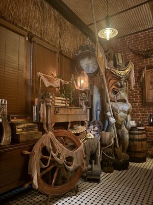 Skull & Crown Trading Co. by null