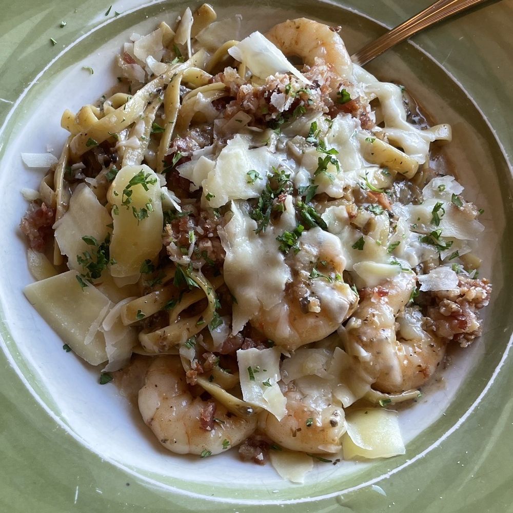 Fiddle River Restaurant - Fettuccine & Tiger Prawns - Seafood Near Me - Jasper, Alberta Fiddle River Restaurant - Fettuccine & Tiger Prawns - Seafood Near Me - Jasper, Alberta