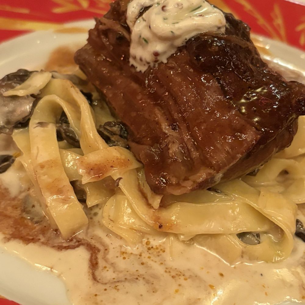 The Russian Tea Room - Boeuf  La Stroganoff - Tea Rooms Near Me - New York, New York