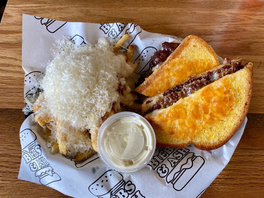 BIEBS & ASH SMASHBURGER SOCIAL MISHAWAKA 34 Photos & 26 Reviews