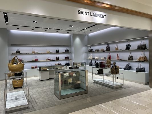 Neiman Marcus by null