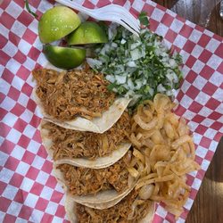 Taqueria El Paisano - Chicken tacos