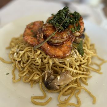 Le Kitchen Pho and Rice - 2/27/2022: garlic pasta with garlic shrimp. ORDER IT! - Asian Fusion Near Me - Anaheim, California Le Kitchen Pho and Rice - 2/27/2022: garlic pasta with garlic shrimp. ORDER IT! - Asian Fusion Near Me - Anaheim, California