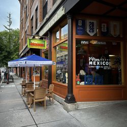 Viva Mexico Cantina & Grill - Outside front entrance