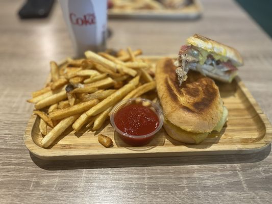 Cubanidad 1885 by null