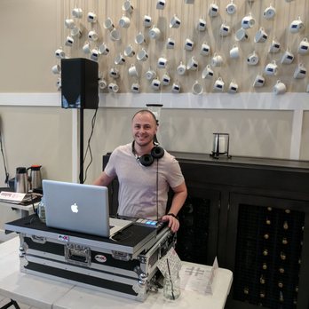 Hash Kitchen - Live DJ, on a Saturday. - Breakfast & Brunch Near Me - Scottsdale, Arizona