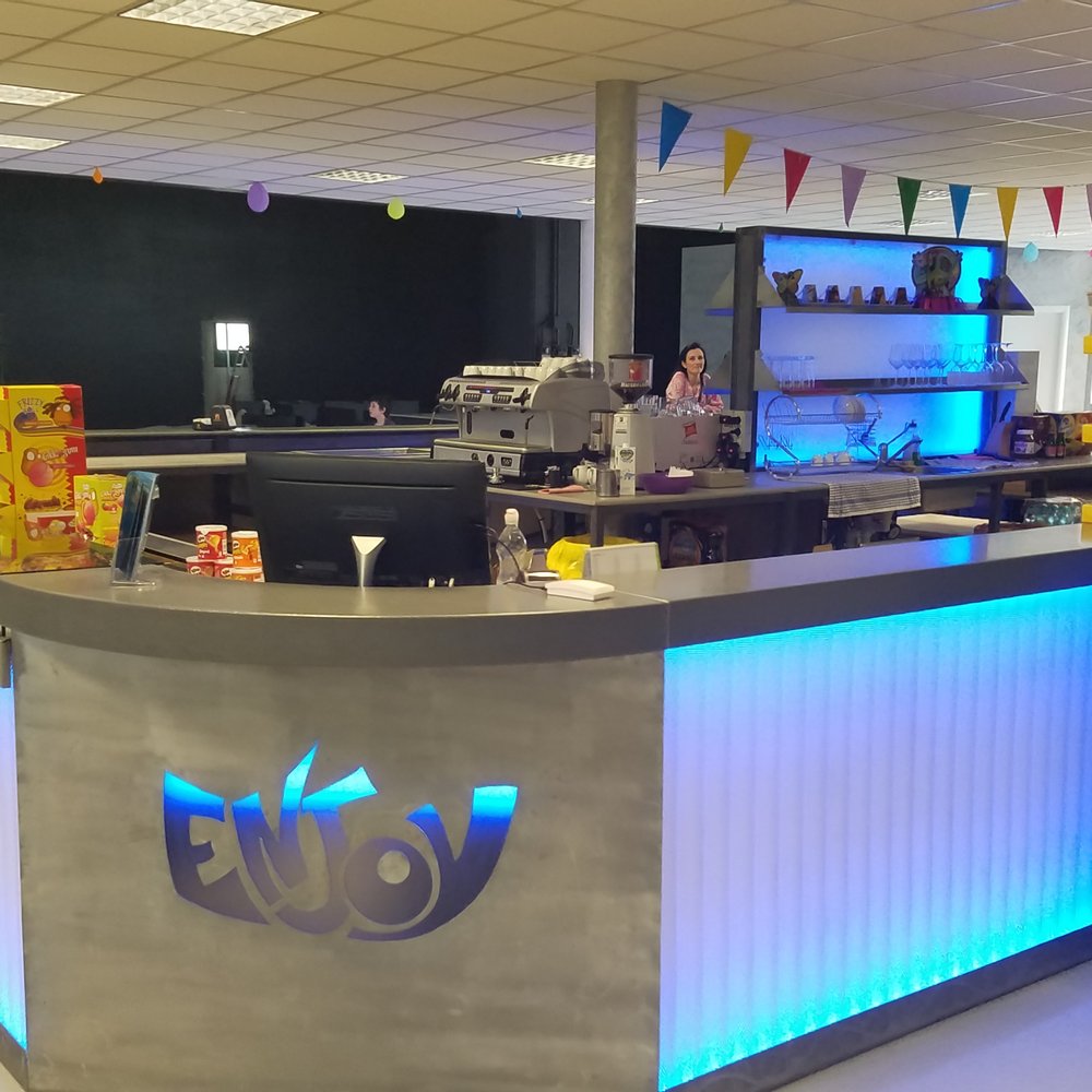 EnjoyPark - Bar with drinks and basic snacks for both kids and adults. They serve beer. - Playgrounds Near Me - Torri di Quartesolo, Virgin Islands
