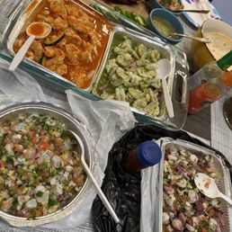 Agua Chile rojo and verde.   Octopus / shrimp and shrimp service.   Oyster shots.