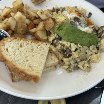 Beach Plum Kitchen - New American Near Me - Carlsbad, California