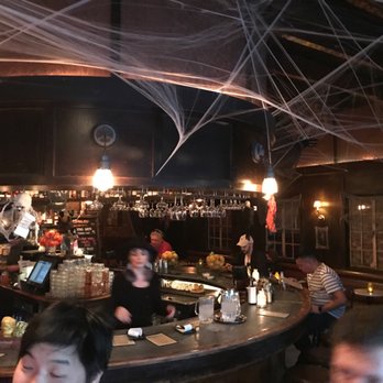 Thirsty Crow - Inside - Cocktail Bars Near Me - Los Angeles, California Thirsty Crow - Inside - Cocktail Bars Near Me - Los Angeles, California