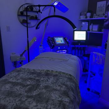 Pamper Me Spa - Facial bed - Skin Care Near Me - Azusa, California Pamper Me Spa - Facial bed - Skin Care Near Me - Azusa, California