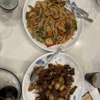 Mama Lu’s Dumpling House - Seafood udon, beef tenderloin - Chinese Near Me - Alhambra, California