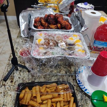 Goldilocks - Thanksgiving meal saved by kakanin from a different place and jollibee - Bakeries Near Me - Las Vegas, Nevada