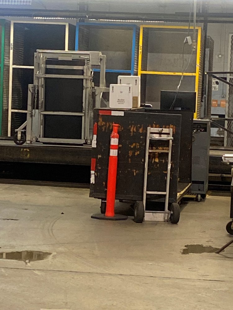 GREENWICH COURIER Updated September 2024 61 Oak Ridge St, Greenwich, Connecticut Couriers