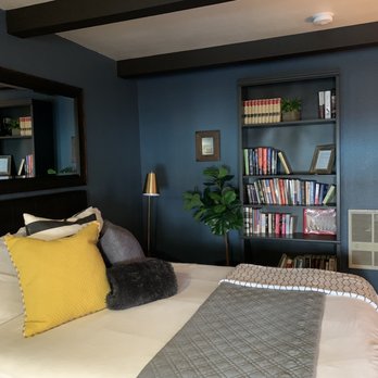 Shell Beach Inn - The "Library Room" - Hotels Near Me - Pismo Beach, California Shell Beach Inn - The "Library Room" - Hotels Near Me - Pismo Beach, California
