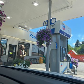 Chevron - a gas station with a gas pump in the foreground - Gas Stations Near Me - Randle, Washington Chevron - a gas station with a gas pump in the foreground - Gas Stations Near Me - Randle, Washington