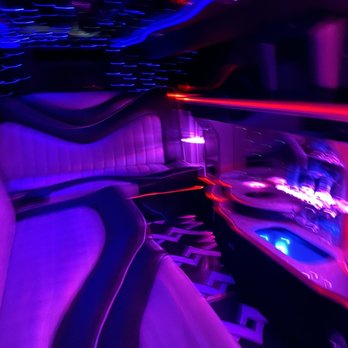 Amy's Limousine Service - Inside Chrysler 300 Limo - Limos Near Me - Seattle, Washington Amy's Limousine Service - Inside Chrysler 300 Limo - Limos Near Me - Seattle, Washington