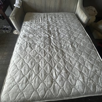 Eastlake Suites - The sofabed was not comfortable and it was old and had stains and they only give you one cover - Hotels Near Me - Urbana, Illinois Eastlake Suites - The sofabed was not comfortable and it was old and had stains and they only give you one cover - Hotels Near Me - Urbana, Illinois