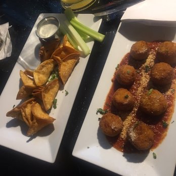 Kings Dining & Entertainment - American Near Me - Lynnfield, Massachusetts