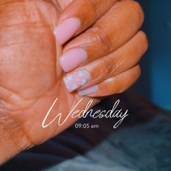 Memory Nail Spa - Nails with a design