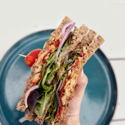 The Salty Caramel Kitchen - Pesto chick'n sandwich