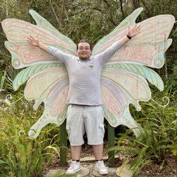 Horseshoe Park And Fairy Trail - Proud of his wing find;)