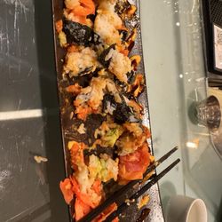 Oro Nami - Roll remains as it falls apart when you pick it up.