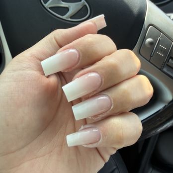 Luxo Nail Spa - Nail Salons Near Me - Chicago, Illinois
