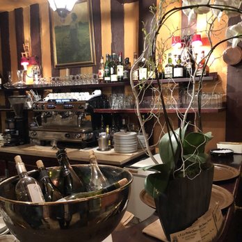 La Petite Chaise - Bar - French Near Me - Paris, 75