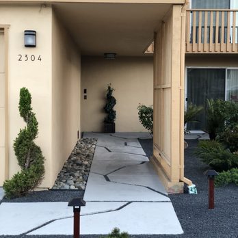 Design & Build Landscapes - the entrance to the building - Landscaping Near Me - Menlo Park, California Design & Build Landscapes - the entrance to the building - Landscaping Near Me - Menlo Park, California