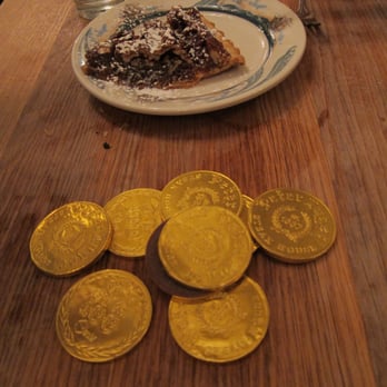Peter Luger - pecan pie and gold coins - Steakhouses Near Me - Brooklyn, New York