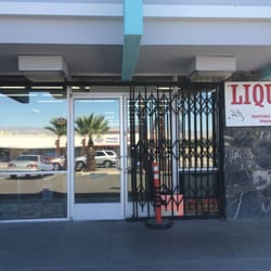 Canyon Liquor Mart - Entrance