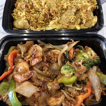Kin-D Lao & Thai Food - Pad Kee Mow and Curry Fried Rice - Thai Near Me - Plano, Texas