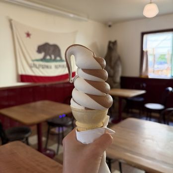 Jumbo's Win Win - Burgers Near Me - Philo, California