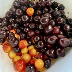 Evans Fruit Company - Rainier, Bing, and more!