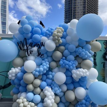 Buncha Balloons - Balloon wall - Balloon Services Near Me - Honolulu, Hawaii