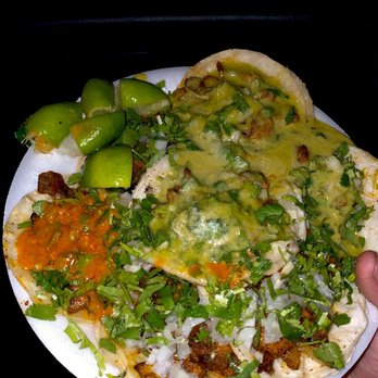 El Taquero - Tacos with green and red salsa - Food Trucks Near Me - Santa Ana, California