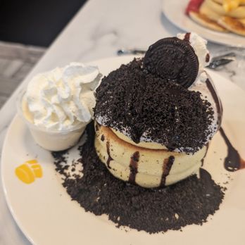 Fluffy Fluffy Dessert Cafe - Cookies and Cream Pancakes - Desserts Near Me - Duluth, Georgia Fluffy Fluffy Dessert Cafe - Cookies and Cream Pancakes - Desserts Near Me - Duluth, Georgia
