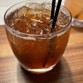 Emery - Peach tea old fashion. Did not expect crushed Ice in an old fashion. All I taste is peach tea - Seafood Near Me - Cincinnati, Ohio
