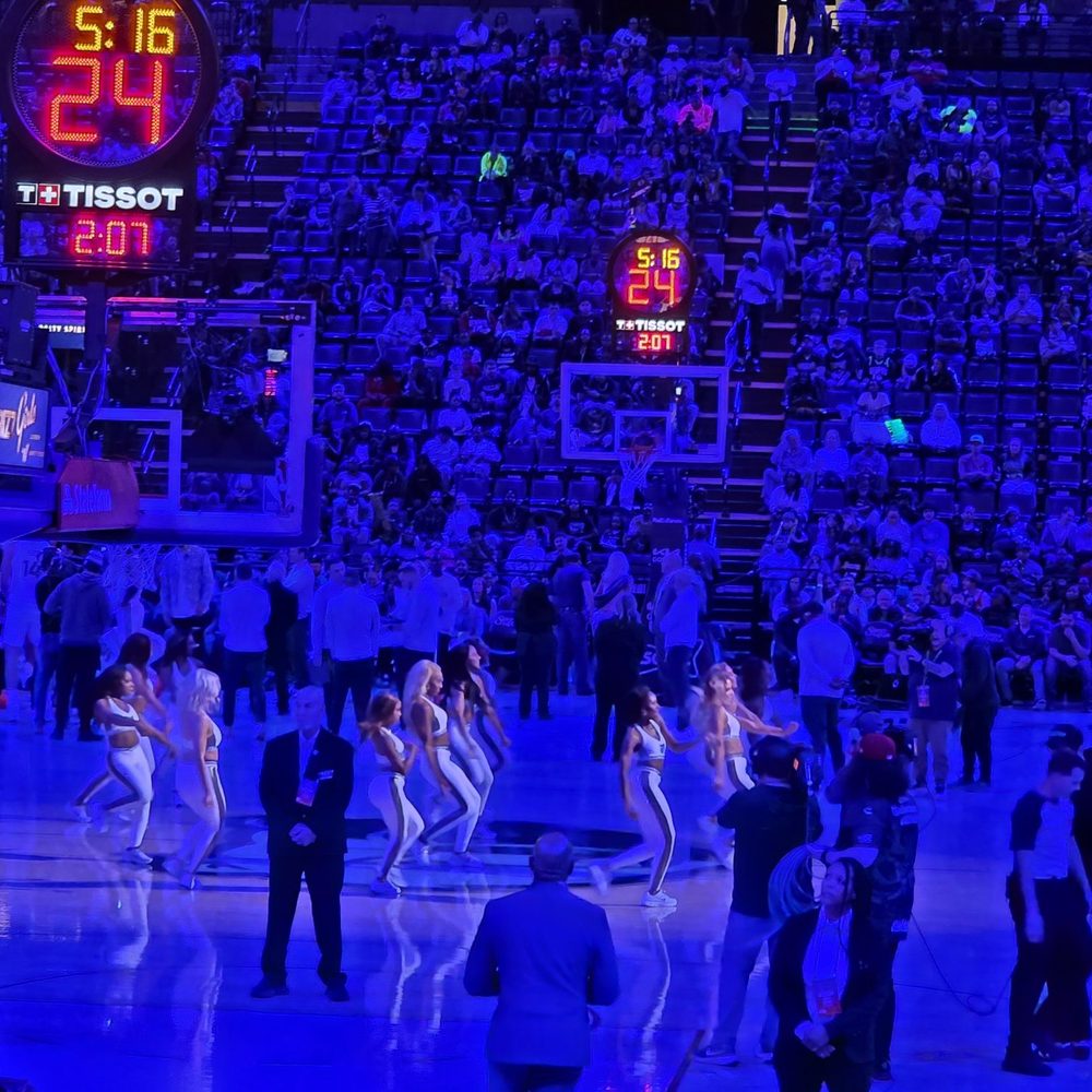 FedEx Forum - Grizz Girls - Stadiums & Arenas Near Me - Memphis, Tennessee