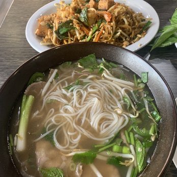 Viet Kitchen - Rare Beef Pho + Pad Thai (with shrimp, tofu, and chicken) - Vietnamese Near Me - Tampa, Florida Viet Kitchen - Rare Beef Pho + Pad Thai (with shrimp, tofu, and chicken) - Vietnamese Near Me - Tampa, Florida